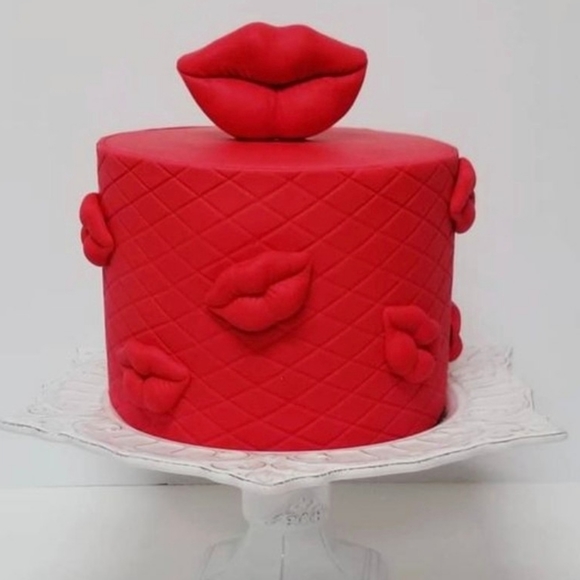 Silicone Mold Kissable Lips💋 - Picture 16 of 16